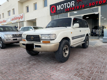 Toyota  Land Cruiser  VXR  1997  Automatic  439,000 Km  8 Cylinder  Four Wheel Drive (4WD)  SUV  White