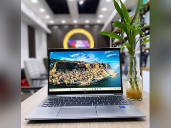 Laptops HP  - ZBOOK CREATE G8  - Grey  - Windows 11  - Intel  - Core i7  -Memory (Ram): 16 GB