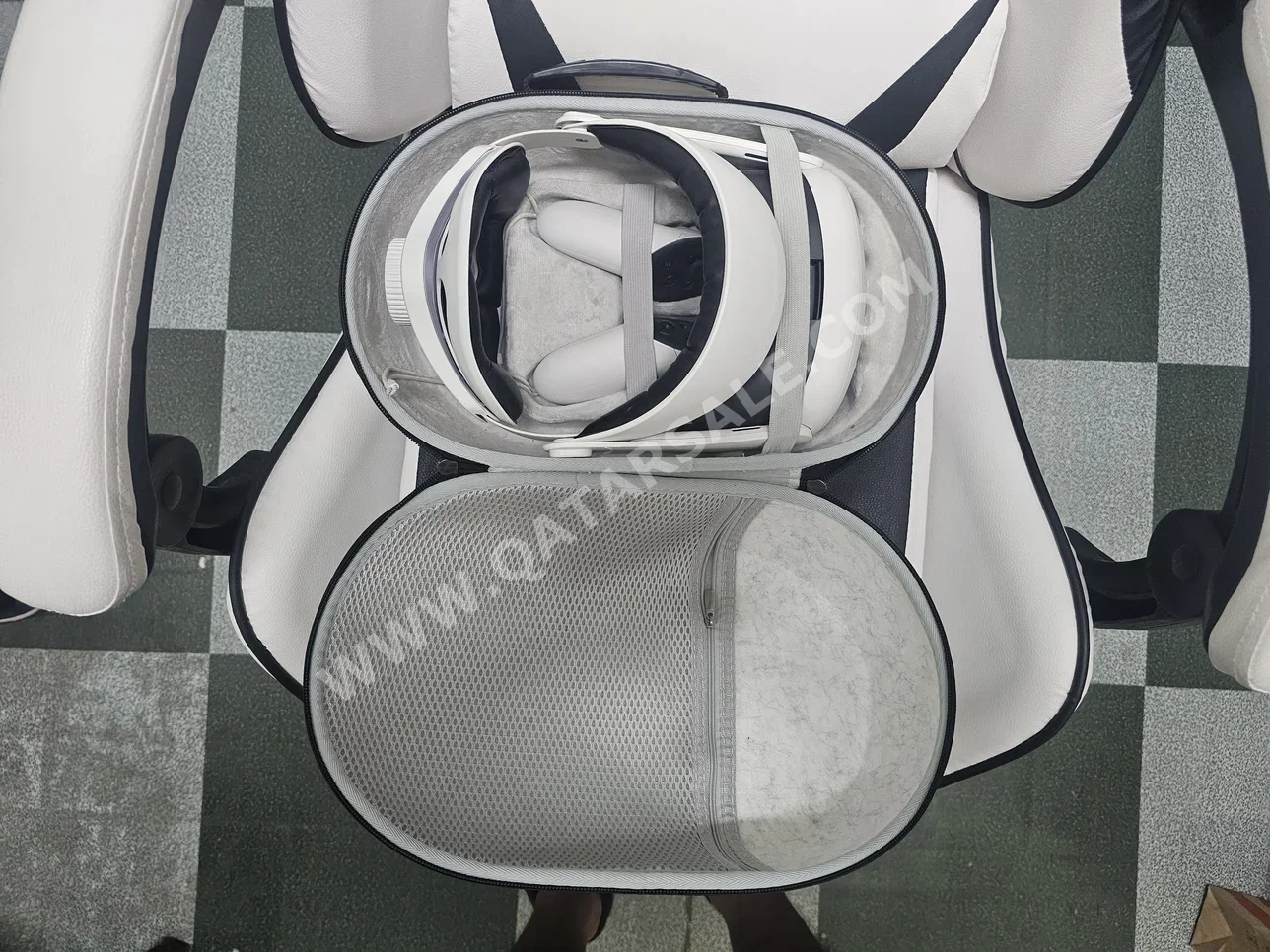 Meta  Quest 3  - Standalone / PC  Wireless  Knuckles Included