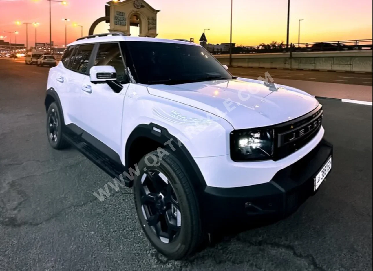 جيتور  تي 1  لكجري  2025  اوتوماتيك  9,750 كم  4 سلندر  دفع رباعي  اس يو في  أبيض  تحت الضمان