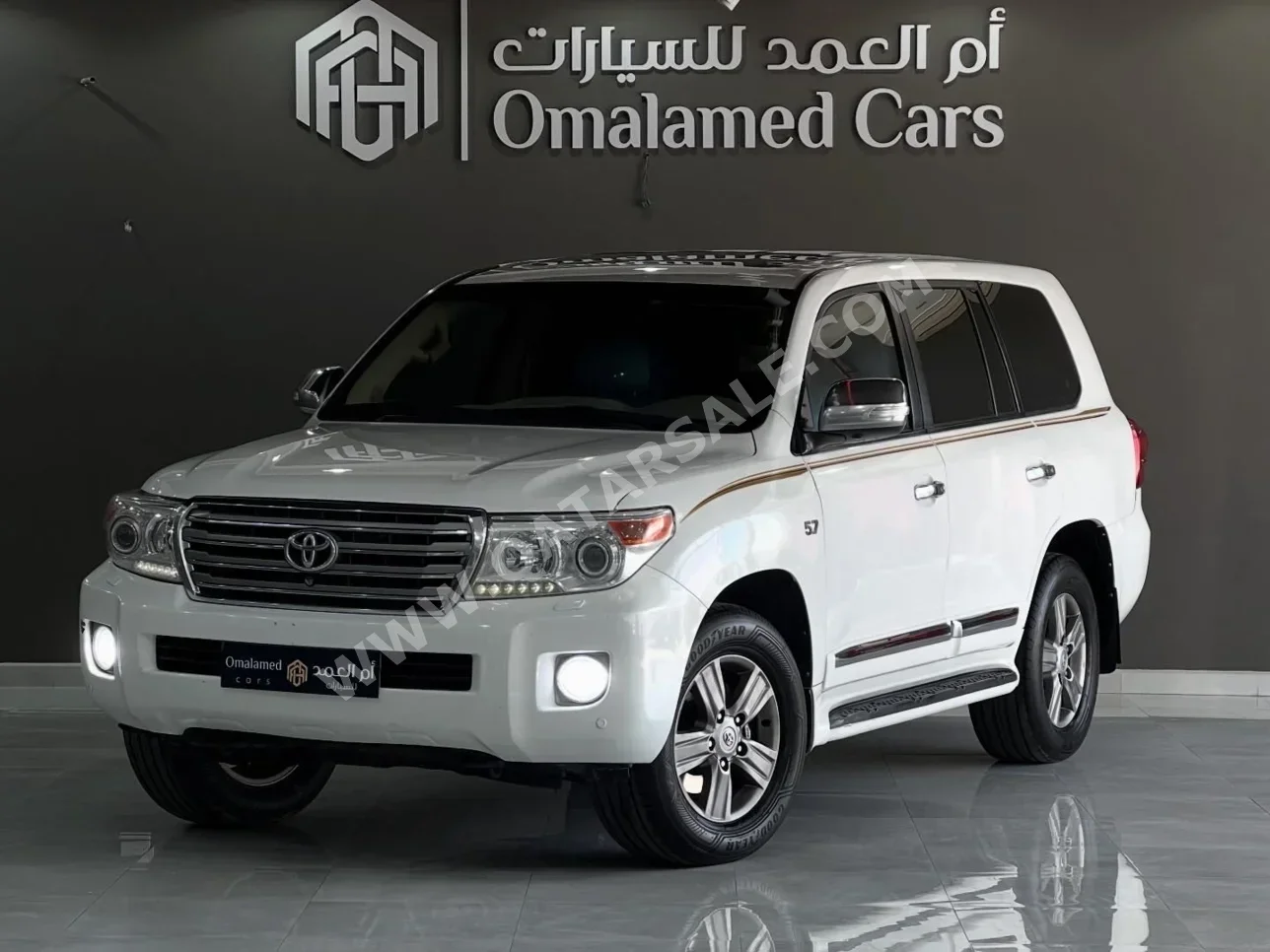 Toyota  Land Cruiser  VXR  2013  Automatic  324,000 Km  8 Cylinder  Four Wheel Drive (4WD)  SUV  White