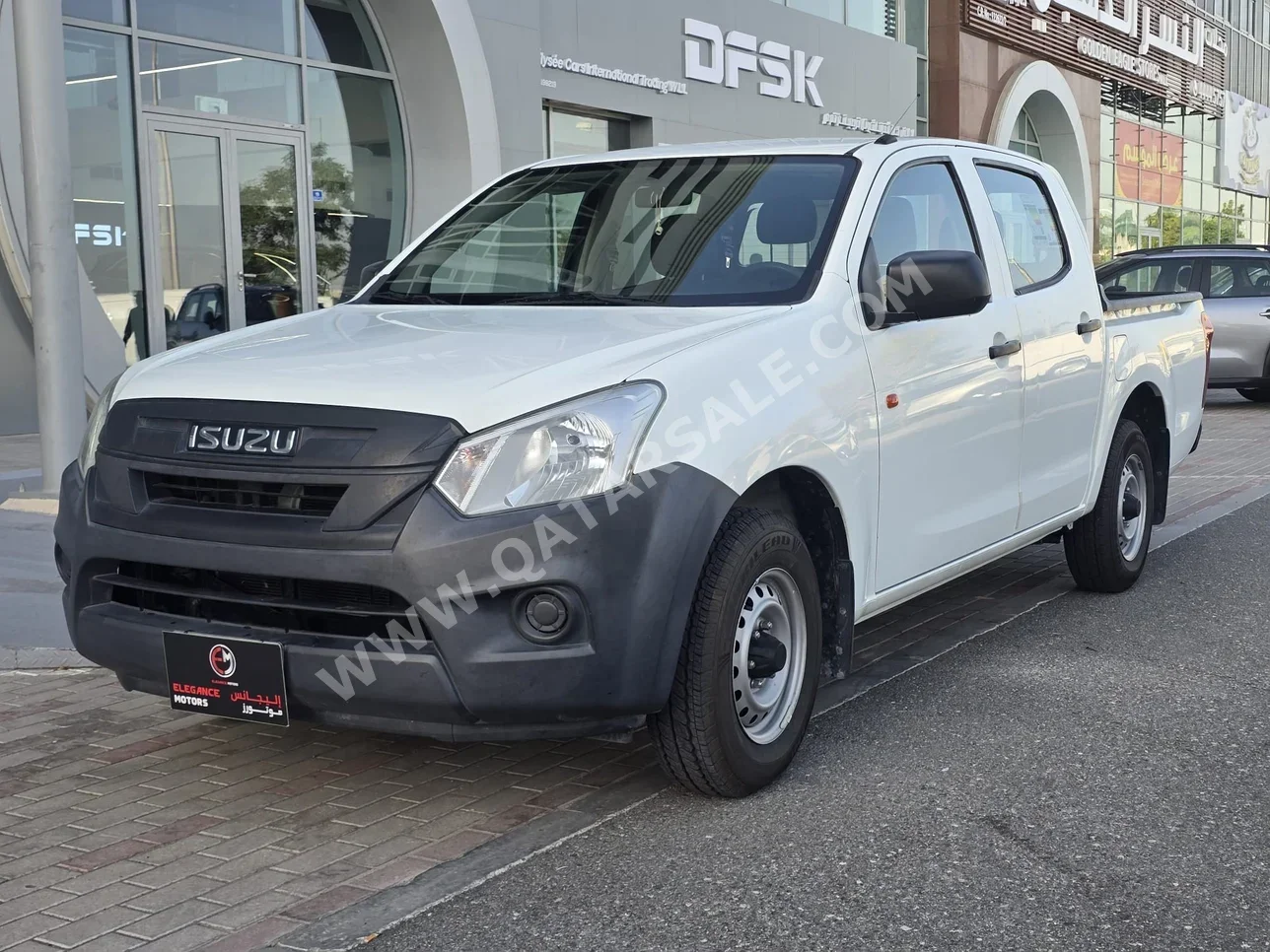 اسوزو  دي-ماكس  2022  عادي  155,000 كم  4 سلندر  دفع خلفي  بيكب  أبيض