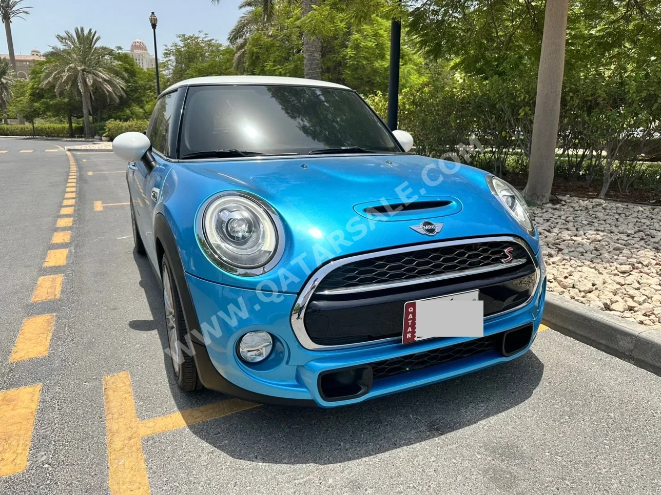 Mini  Cooper  S  2018  Automatic  72,000 Km  4 Cylinder  Front Wheel Drive (FWD)  Hatchback  Blue and White