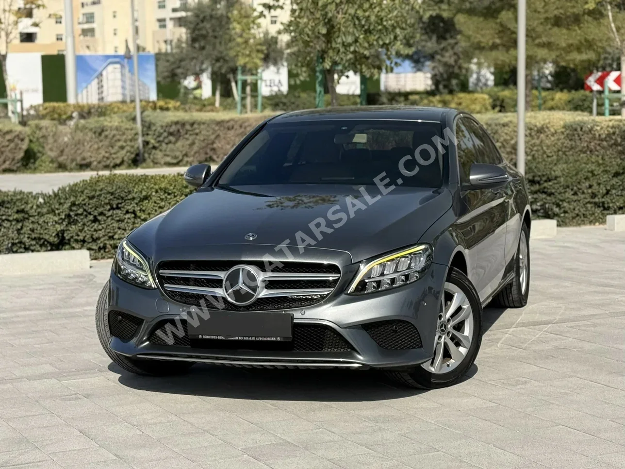 مرسيدس - بنز  سي - كلاس  180  2020  اوتوماتيك  135,000 كم  4 سلندر  دفع خلفي  سيدان  رمادي