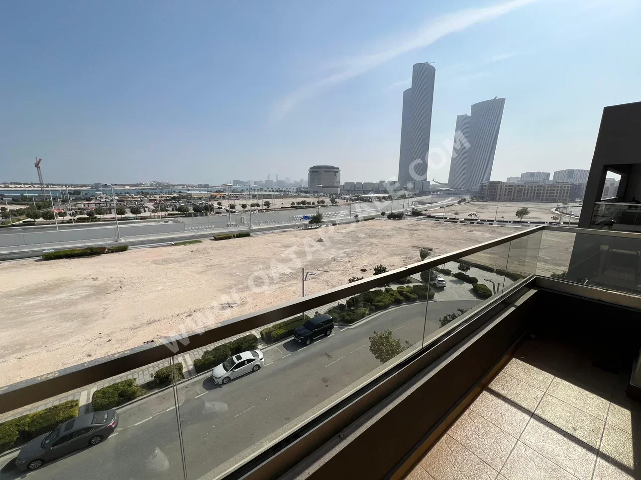 2 غرف نوم  شقة  للايجار  في لوسيل -  جبل ثعيلب  نصف مفروشة