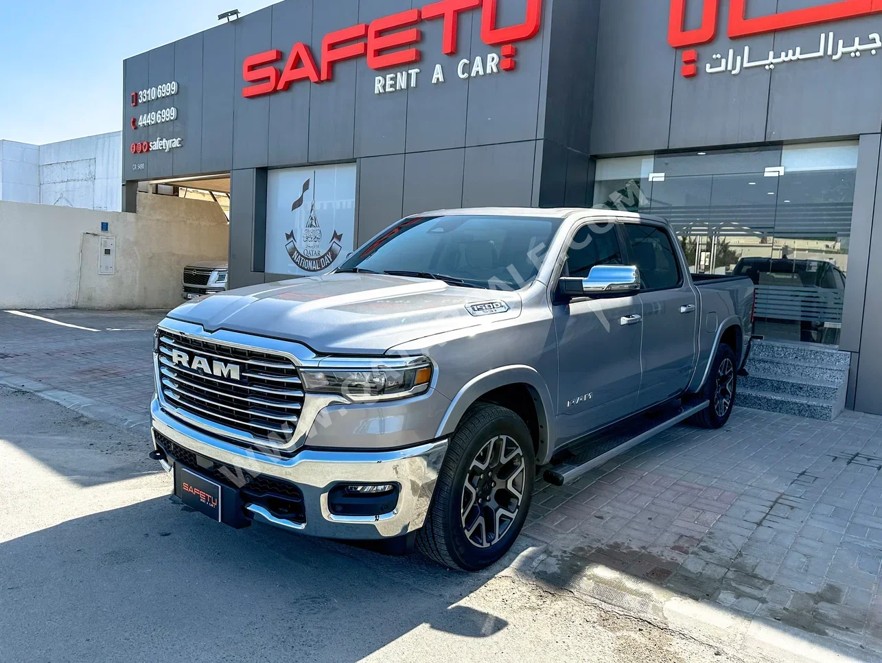 دودج  رام  1500 لارامي  2025  اوتوماتيك  25,000 كم  6 سلندر  دفع رباعي  بيكب  فضي  تحت الضمان