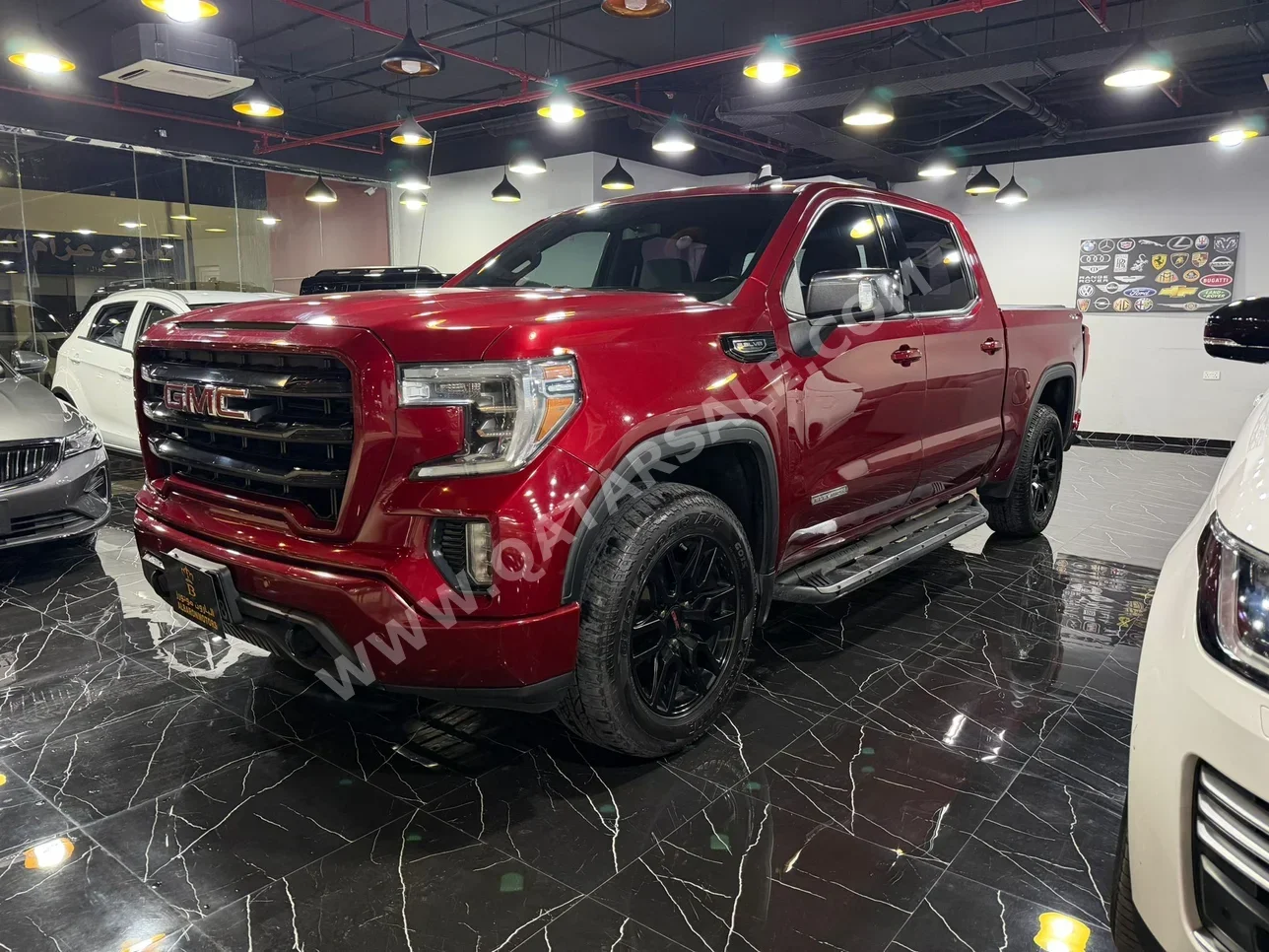 GMC  Sierra  Elevation  2019  Automatic  161,000 Km  8 Cylinder  Four Wheel Drive (4WD)  Pick Up  Red