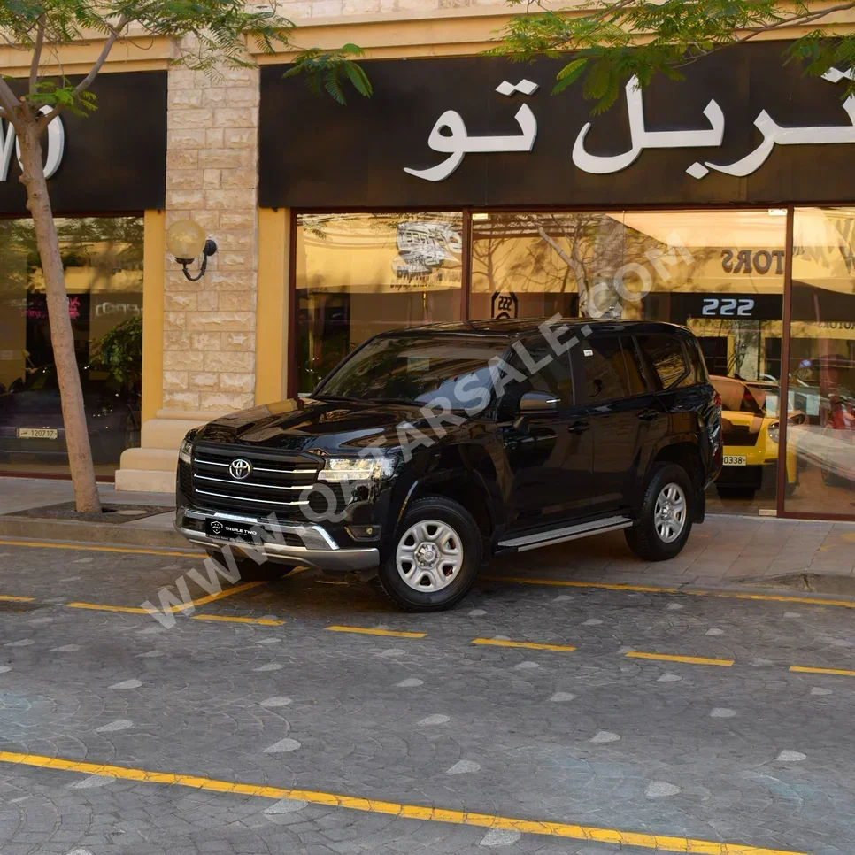تويوتا  لاند كروزر  جي اكس  2025  اوتوماتيك  17,320 كم  6 سلندر  دفع رباعي  اس يو في  أسود  تحت الضمان