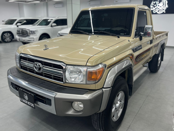 Toyota  Land Cruiser  LX  2021  Manual  122,000 Km  6 Cylinder  Four Wheel Drive (4WD)  Pick Up  Beige