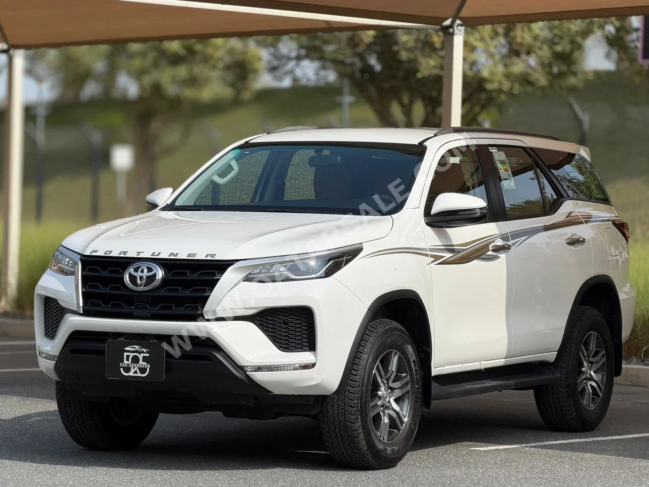 تويوتا  فورشنر  6 سلندر  إس يو في 4 في 4  أبيض  2025