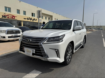 Lexus  LX  570  2017  Automatic  209,000 Km  8 Cylinder  Four Wheel Drive (4WD)  SUV  White