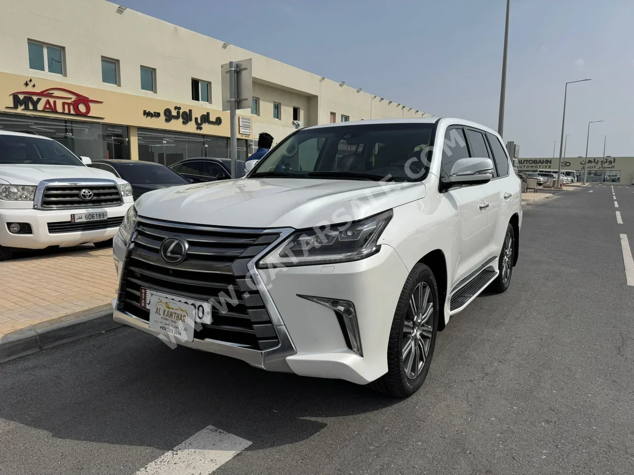 Lexus  LX  570  2017  Automatic  209,000 Km  8 Cylinder  Four Wheel Drive (4WD)  SUV  White