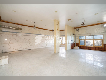 Commercial Shops - Not Furnished  - Doha  For Rent  - Fereej Old Al Hitmi