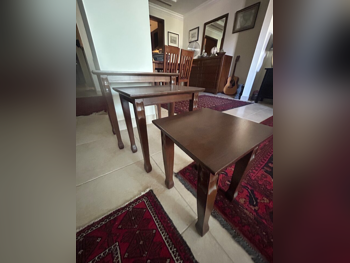 الطاولات والخزائن الجانبية منضدة القهوة  - بنى