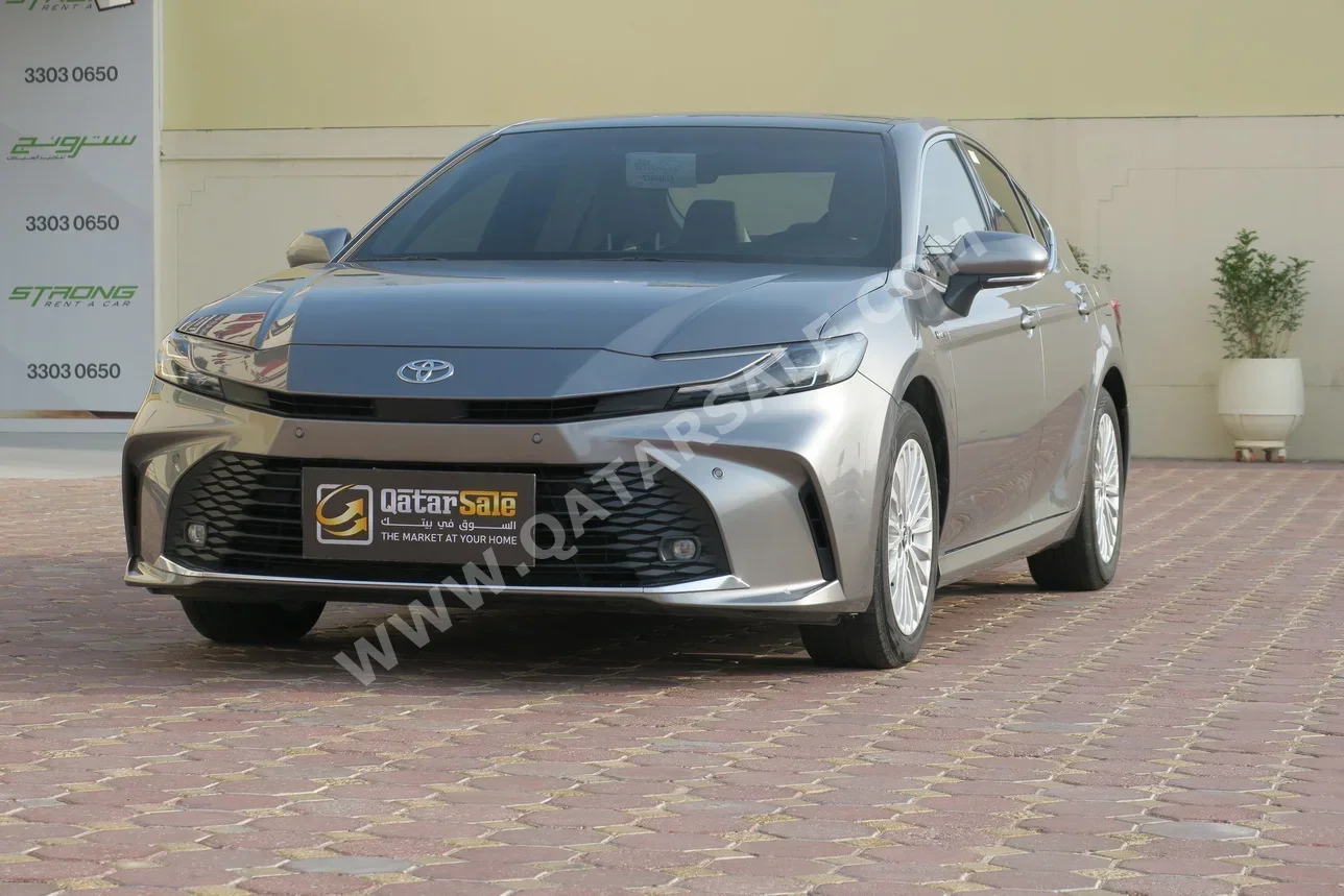 Toyota  Camry  LE  2025  Automatic  65,000 Km  4 Cylinder  Front Wheel Drive (FWD)  Sedan  Gray  With Warranty