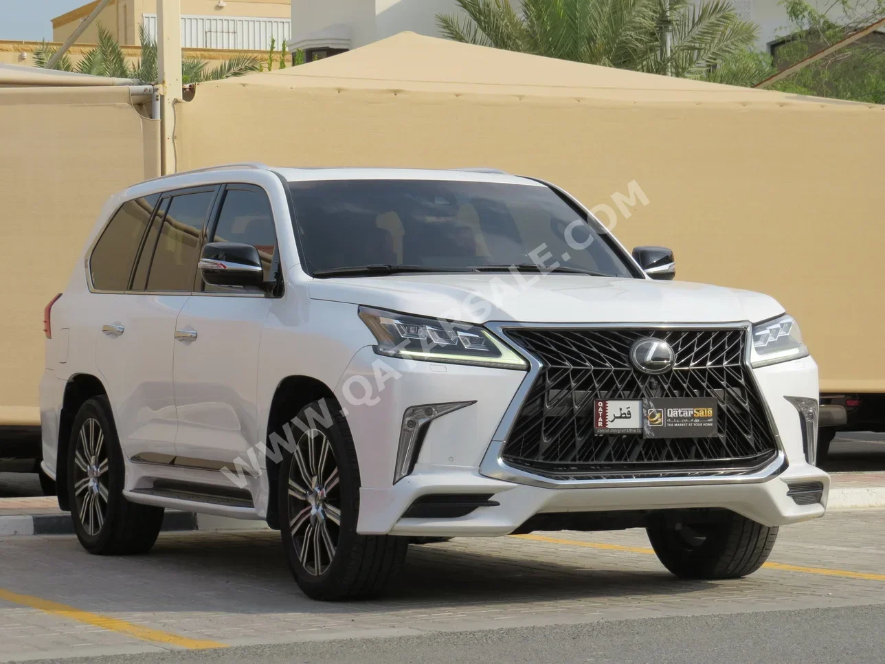 Lexus  LX  570 S  2018  Automatic  201,000 Km  8 Cylinder  Four Wheel Drive (4WD)  SUV  White