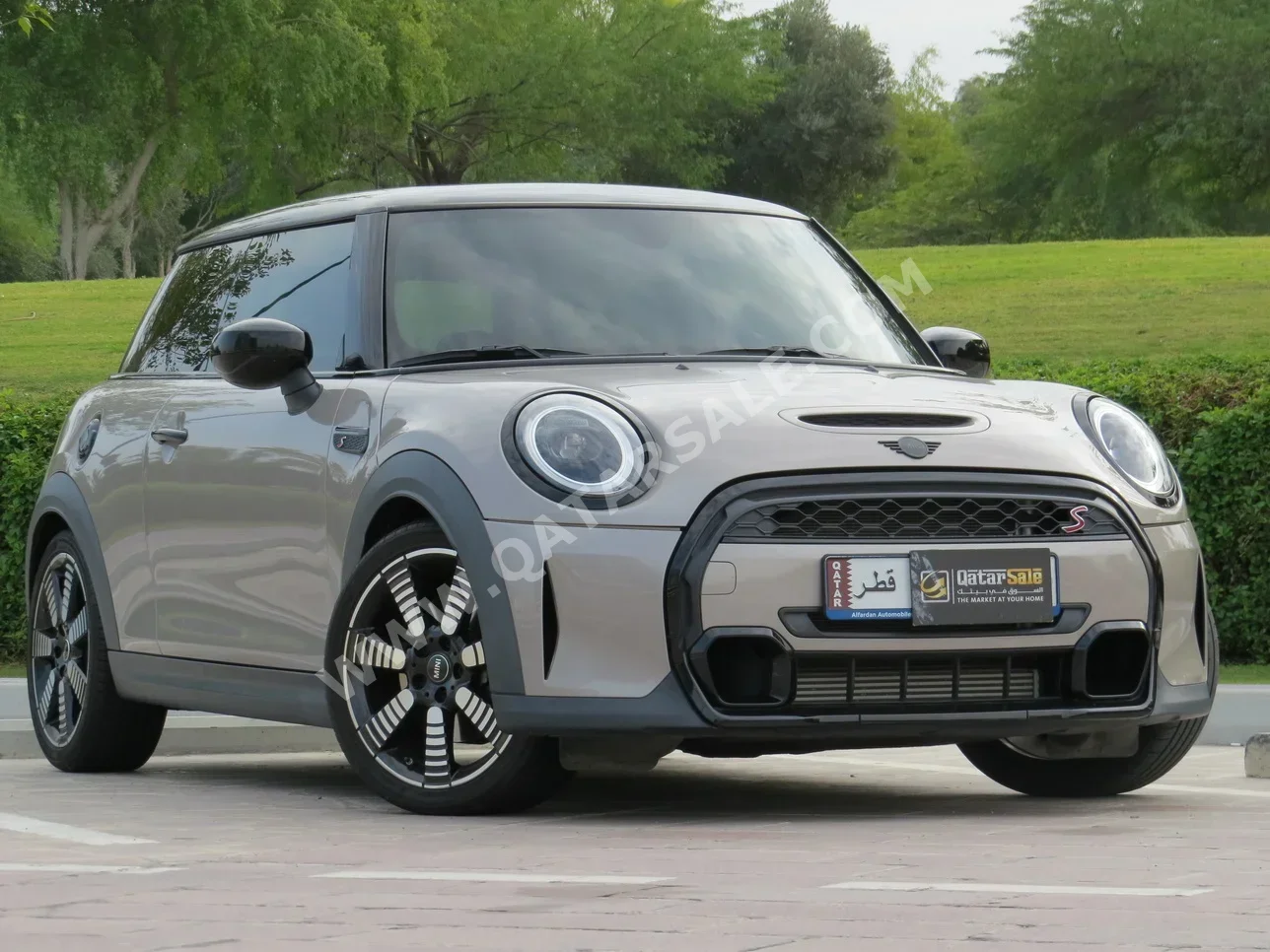 Mini  Cooper  S  2022  Automatic  36,500 Km  4 Cylinder  Front Wheel Drive (FWD)  Hatchback  Gray  With Warranty