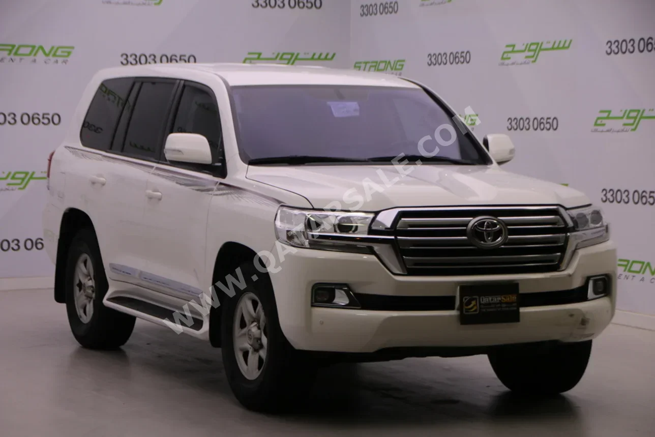 تويوتا  لاند كروزر  جي اكس ار  2019  اوتوماتيك  281,000 كم  6 سلندر  دفع رباعي  اس يو في  أبيض