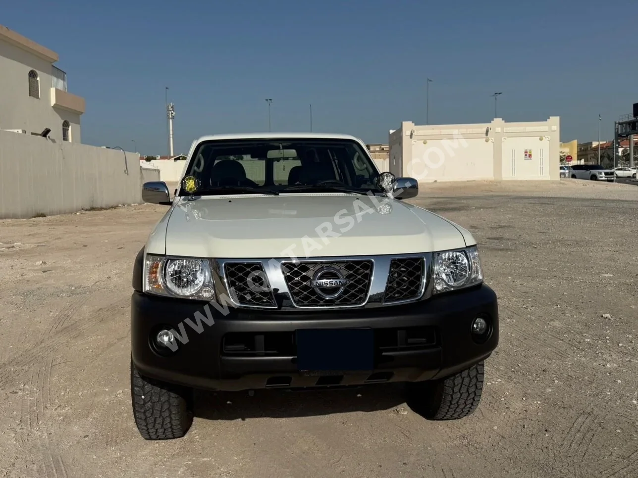 نيسان  باترول  جي ال  2023  اوتوماتيك  16,000 كم  6 سلندر  دفع رباعي  اس يو في  أبيض  تحت الضمان