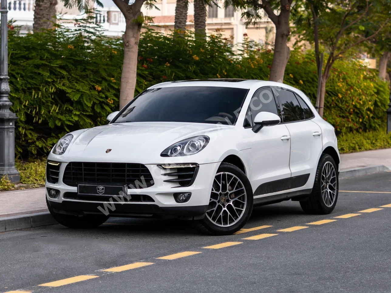 بورش  ماكان  اس  2017  اوتوماتيك  70,000 كم  6 سلندر  دفع رباعي  اس يو في  أبيض  تحت الضمان