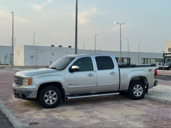 جي ام سي  سييرا  1500  2011  اوتوماتيك  176,000 كم  8 سلندر  دفع رباعي  بيكب  رمادي