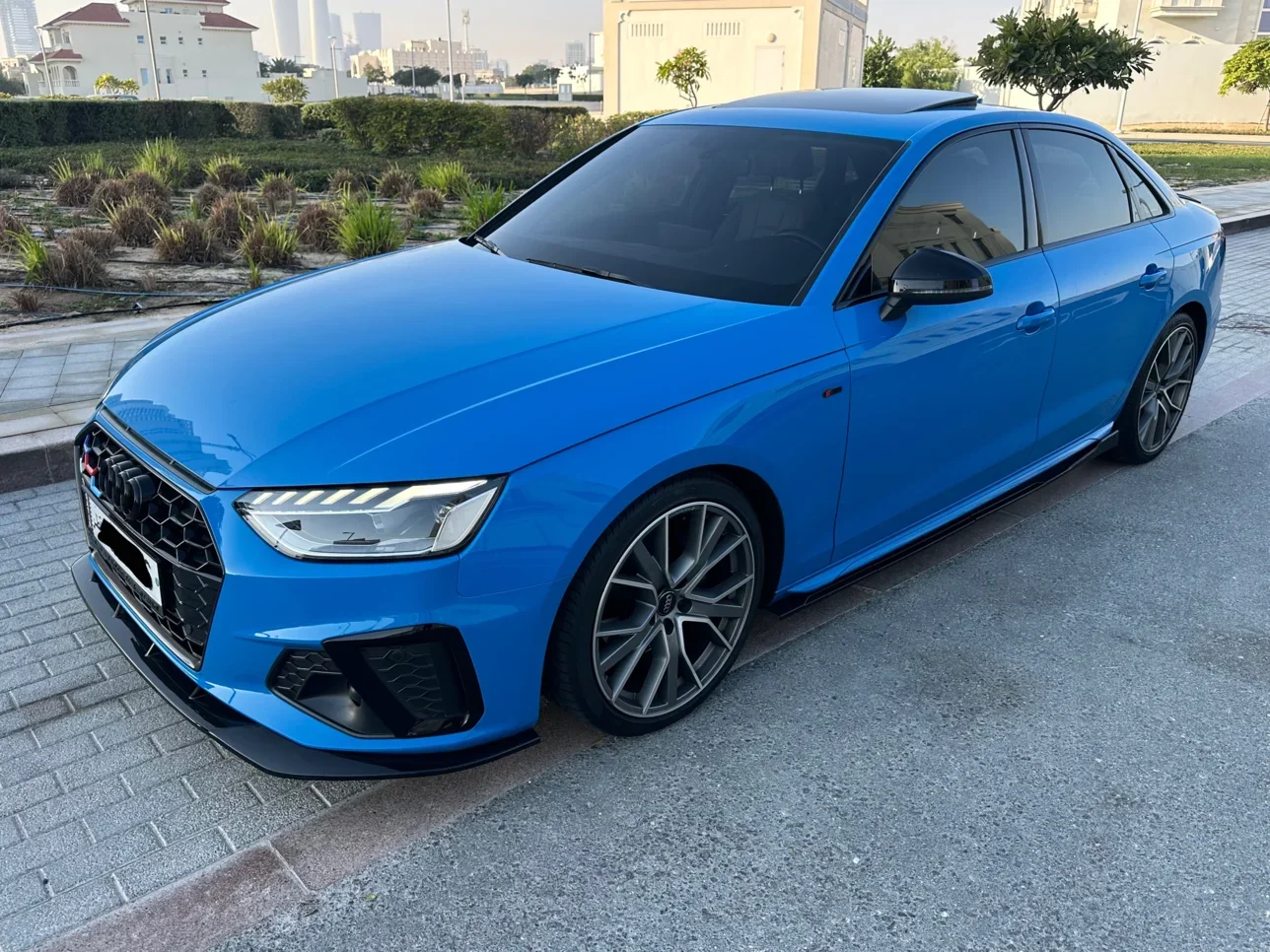 اودي أي 4 اس-لاين 2020 اوتوماتيك 89,000 كم 4 سلندر دفع كلي مستمر سيدان ازرق تحت الضمان