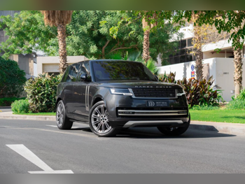 لاند روفر  رنج روفر  فوج  2023  اوتوماتيك  41,000 كم  8 سلندر  دفع رباعي  اس يو في  رمادي