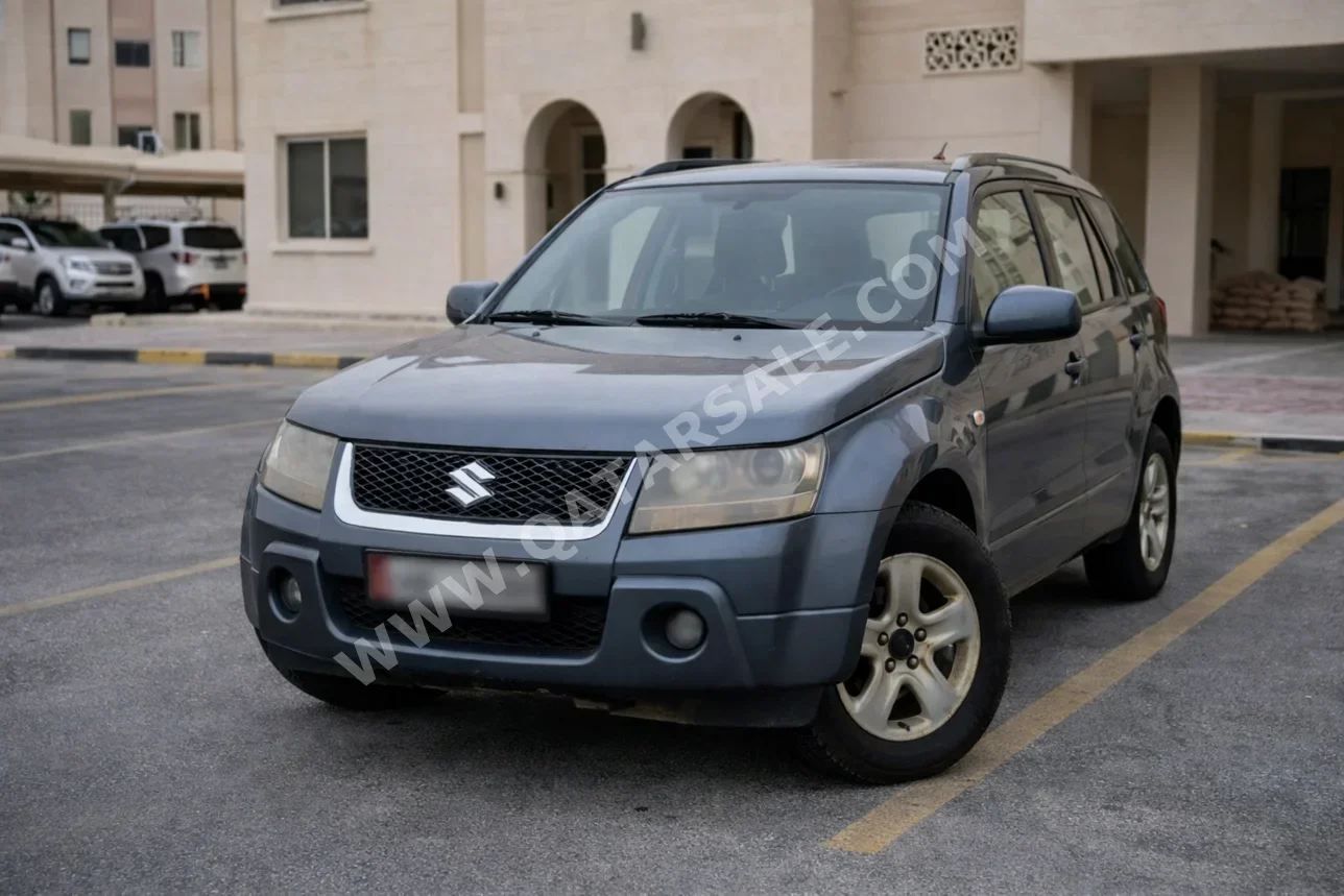 سوزوكي غراند فيتارا 2007 اوتوماتيك 122,130 كم 4 سلندر دفع رباعي اس يو في رمادي
