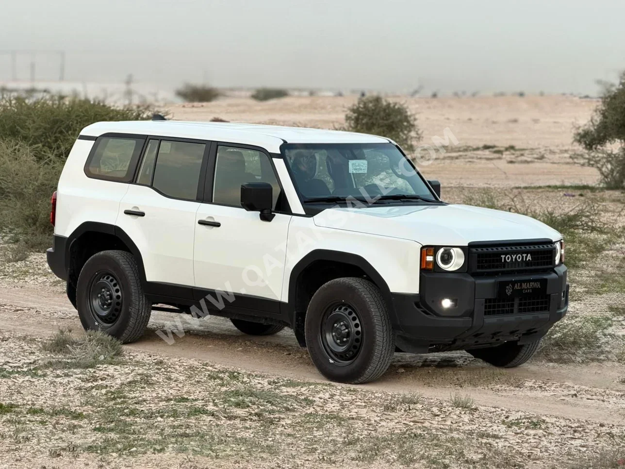 تويوتا  برادو  2025  اوتوماتيك  22,000 كم  4 سلندر  دفع رباعي  اس يو في  أبيض  تحت الضمان