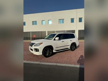 لكزس  ال اكس  570  2012  اوتوماتيك  362,000 كم  8 سلندر  دفع رباعي  اس يو في  أبيض