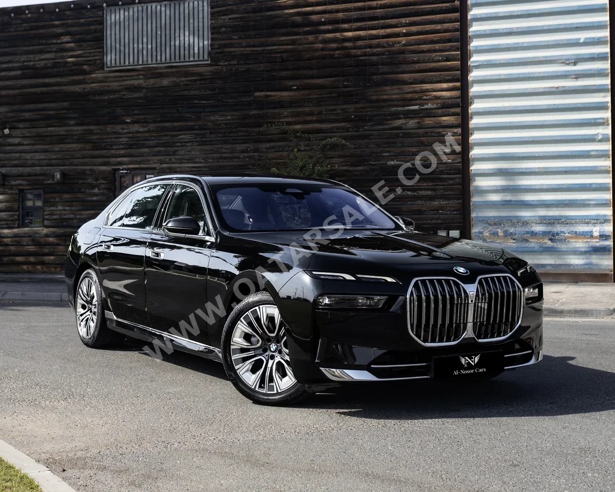 بي ام دبليو  الفئة - السابعة  735 اي  2023  اوتوماتيك  55,000 كم  4 سلندر  دفع خلفي  سيدان  أسود  تحت الضمان