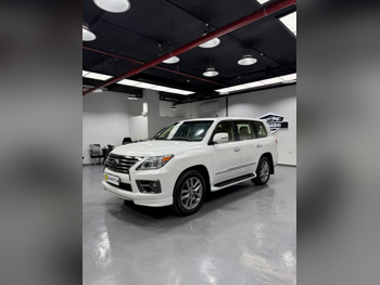 لكزس  ال اكس  570 اس  2014  اوتوماتيك  199,000 كم  8 سلندر  دفع رباعي  اس يو في  أبيض