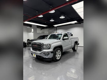 جي ام سي  سييرا  1500  2018  اوتوماتيك  206,000 كم  8 سلندر  دفع رباعي  بيكب  فضي