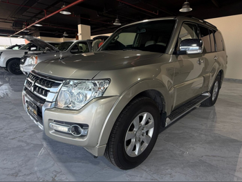 ميتسوبيشي  باجيرو  2014  اوتوماتيك  168,000 كم  6 سلندر  دفع رباعي  اس يو في  ذهبي