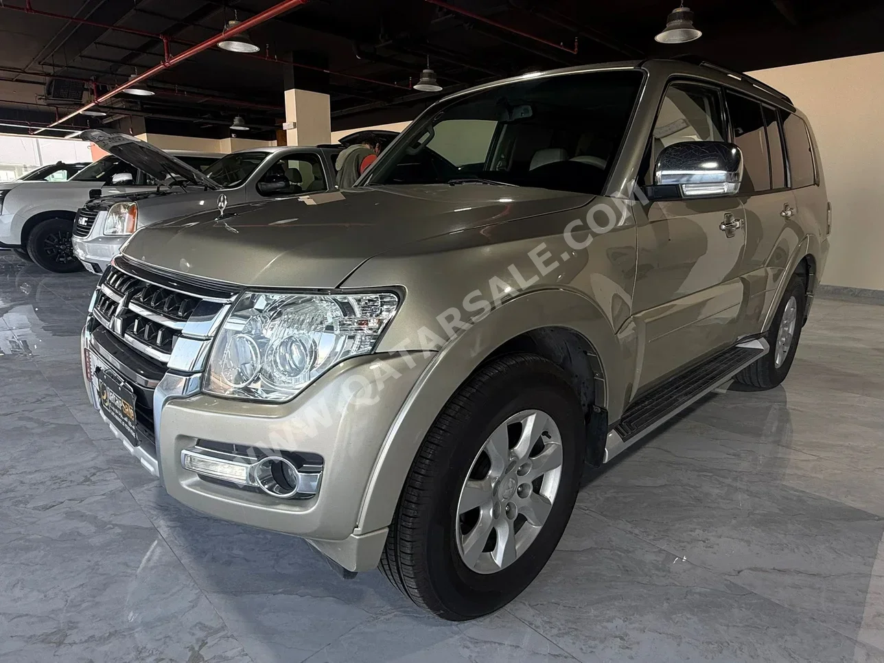 ميتسوبيشي  باجيرو  2014  اوتوماتيك  168,000 كم  6 سلندر  دفع رباعي  اس يو في  ذهبي