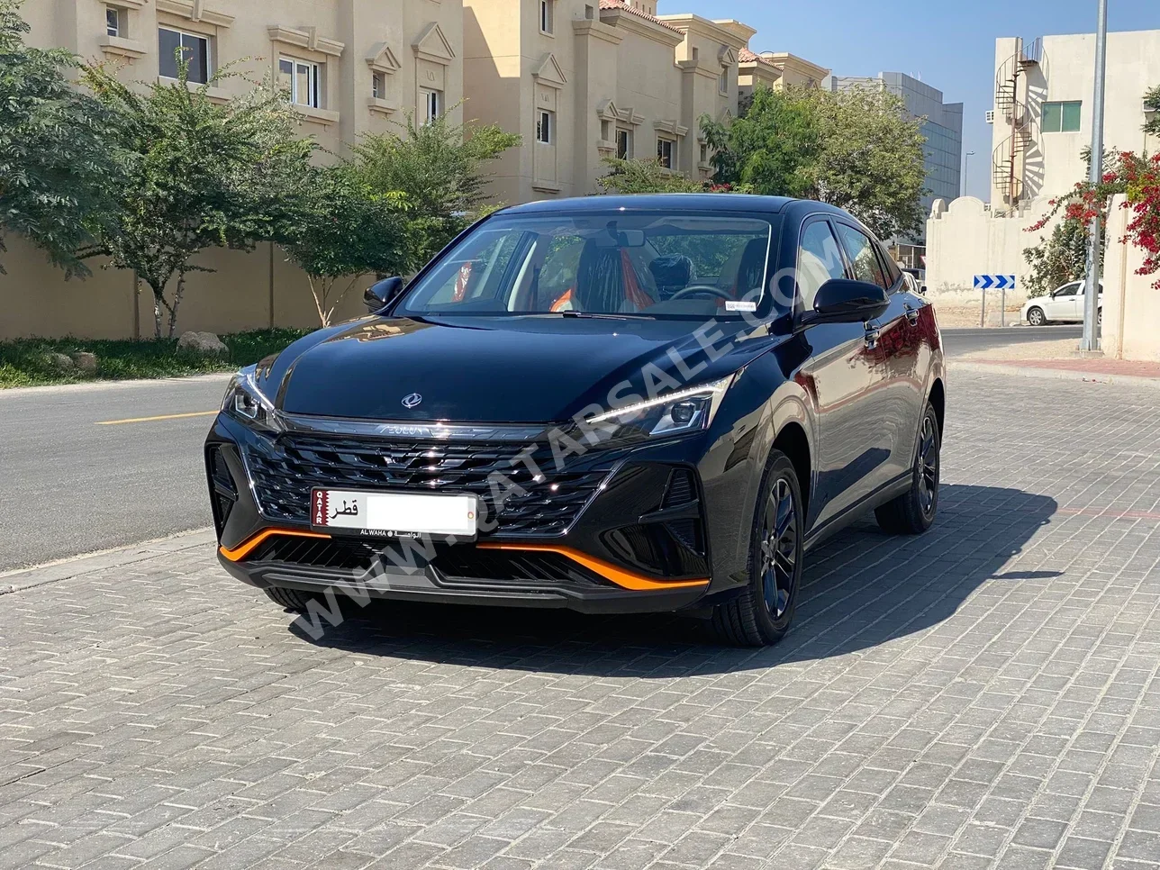 دونج فنج شاين 2026 اوتوماتيك 0 كم 4 سلندر دفع كلي مستمر سيدان أسود