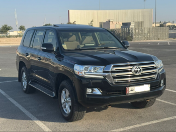 تويوتا  لاند كروزر  جي اكس ار  2018  اوتوماتيك  160,000 كم  6 سلندر  دفع رباعي  اس يو في  أسود