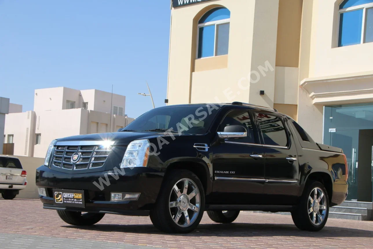 كاديلاك اسكيليد اي اكس تي 2012 اوتوماتيك 168,000 كم 8 سلندر دفع رباعي بيكب أسود