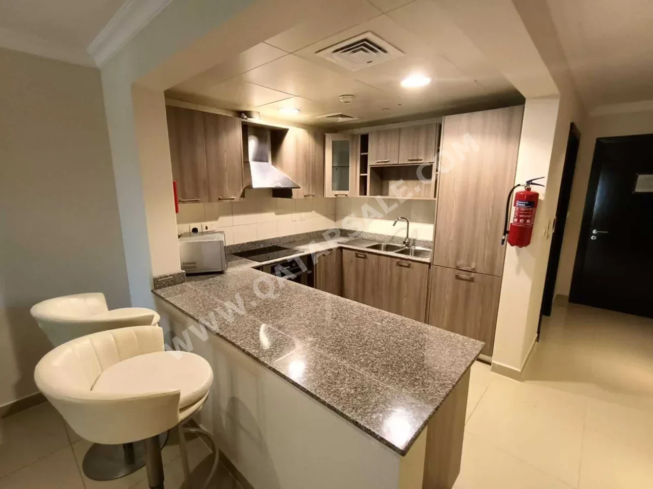 1 Bedrooms  Studio  For Rent  in Doha -  The Pearl  Fully Furnished