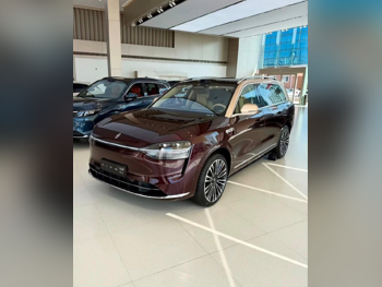 AITO  M9  2025  Automatic  450 Km  4 Cylinder  All Wheel Drive (AWD)  SUV  Maroon