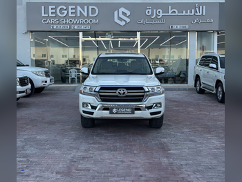 Toyota  Land Cruiser  GXR  2019  Automatic  193,000 Km  8 Cylinder  Four Wheel Drive (4WD)  SUV  Pearl