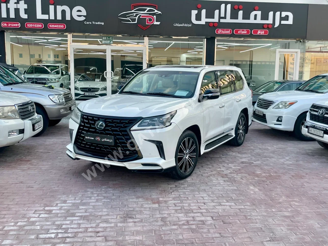 Lexus LX 570 2016 Automatic 220,000 Km 8 Cylinder Four Wheel Drive (4WD) SUV White