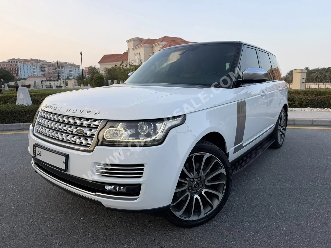 لاند روفر  رنج روفر  فوج  2014  اوتوماتيك  144,000 كم  8 سلندر  دفع رباعي  اس يو في  أبيض