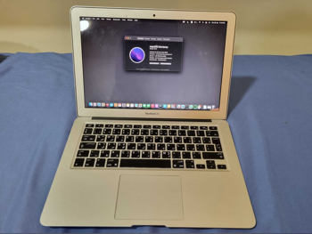 Laptops Apple  - MacBook Air  - Silver  - MacOS  - Intel  - Core i5  -Memory (Ram): 4 GB