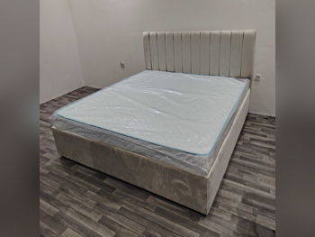 الأسّرة - لايف ستايل  - كينج  - الأصفر  - متضمنة المرتبة