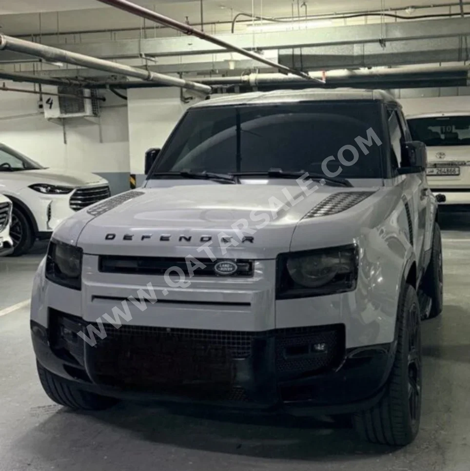 Land Rover  Defender  90  2022  Automatic  85,420 Km  6 Cylinder  Four Wheel Drive (4WD)  SUV  Light Gray