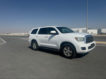 تويوتا  سكويا  اس ار 5  2013  اوتوماتيك  400,000 كم  8 سلندر  دفع رباعي  اس يو في  أبيض