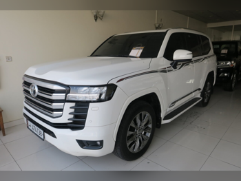 Toyota  Land Cruiser  GXR Twin Turbo  2022  Automatic  130,000 Km  6 Cylinder  Four Wheel Drive (4WD)  SUV  White
