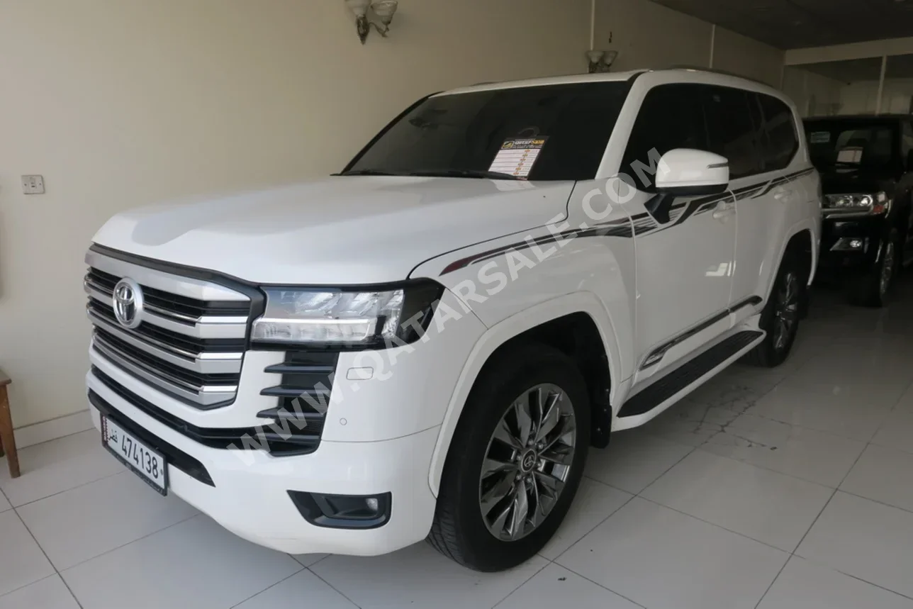 تويوتا لاند كروزر جي اكس ار توين توربو 2022 اوتوماتيك 130,000 كم 6 سلندر دفع رباعي اس يو في أبيض