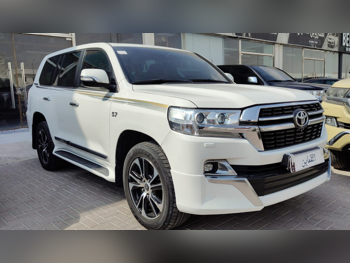 Toyota  Land Cruiser  VXR  2021  Automatic  239,000 Km  8 Cylinder  Four Wheel Drive (4WD)  SUV  White